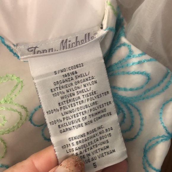 White dresse with green and blue flower - Picture 5 of 5